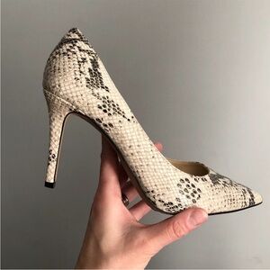 VINCE CAMUTO | Snake Print Heels Pumps | 7